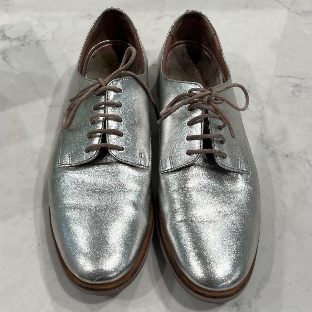 Ted Baker London Silver leather Lace Up Shoes size 8